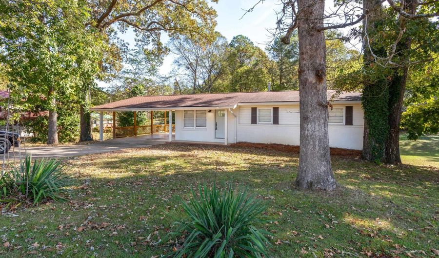 5225 SAKSTON Dr, Anniston, AL 36206 - 3 Beds, 2 Bath