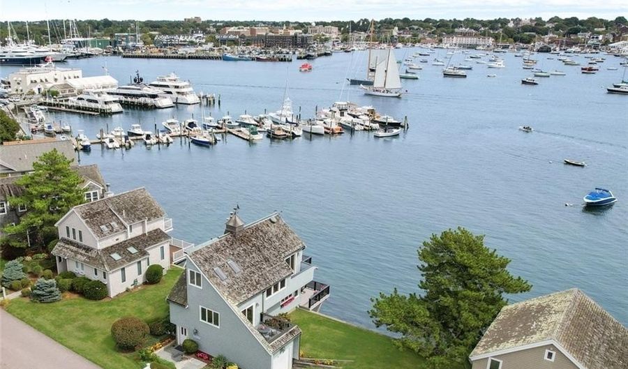 5 Defenders Row, Newport, RI 02840 - 3 Beds, 3 Bath