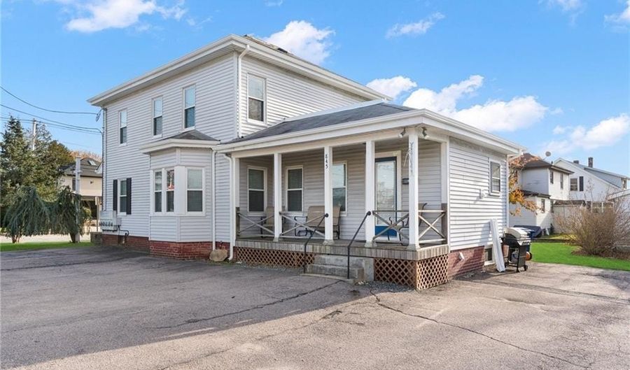 845 Main St, East Greenwich, RI 02818 - 4 Beds, 3 Bath