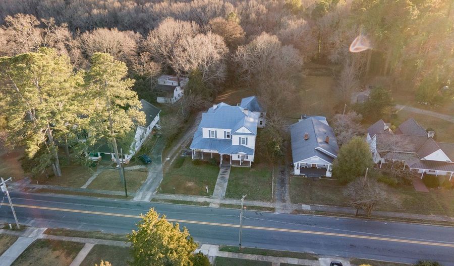 1205 N Main, Abbeville, SC 29620 - 6 Beds, 6 Bath