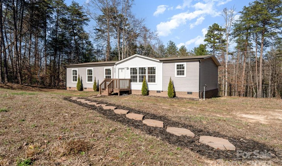 6563 Camp Meeting Rd, Connelly Springs, NC 28612 - 3 Beds, 2 Bath