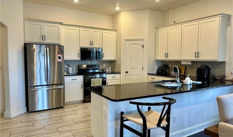920 Sundance Ln, Bentonville, AR 72712 - 3 Beds, 2 Bath