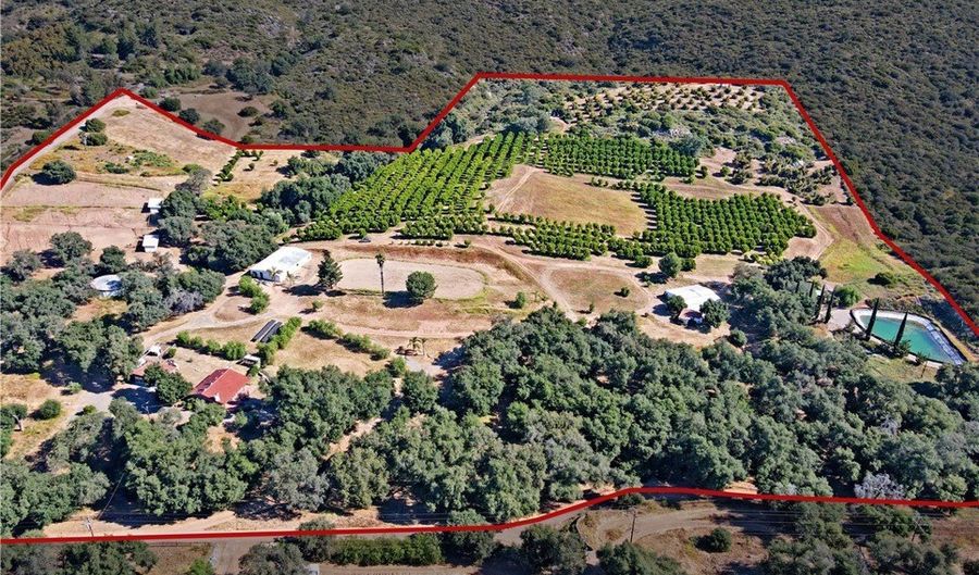 17825 Bear Valley Ln, Escondido, CA 92027 - 6 Beds, 3 Bath