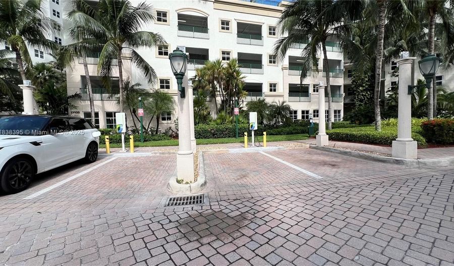19900 E Country Club Dr 1014, Aventura, FL 33180 - 1 Beds, 1 Bath