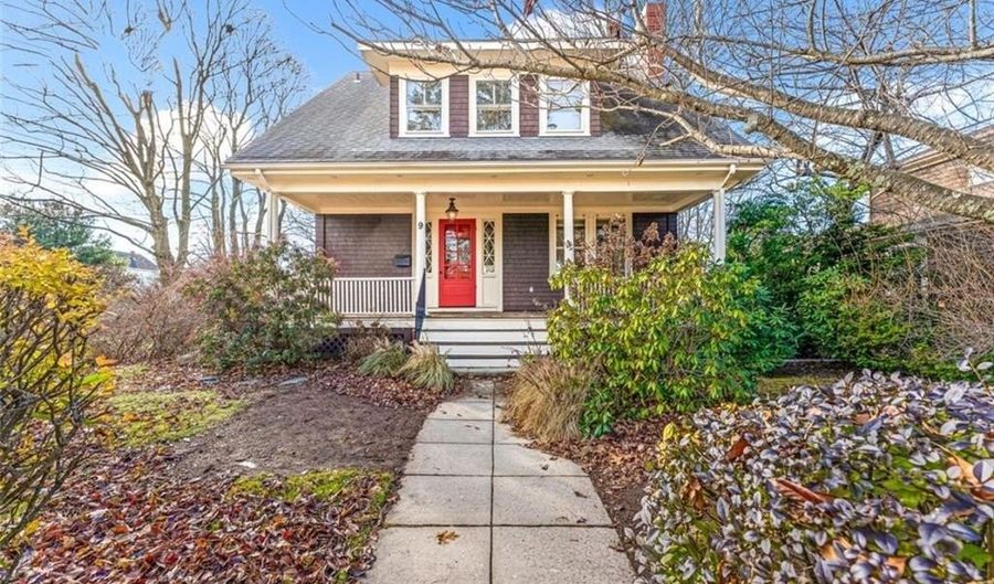 9 Linden Ave, East Providence, RI 02916 - 4 Beds, 2 Bath
