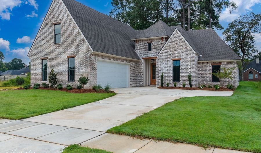 192 St. Andrews Ln, Benton, LA 71006 - 4 Beds, 3 Bath