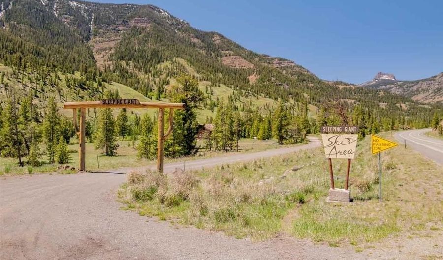8 Mormon Creek Rd, Cody, WY 82414 - 2 Beds, 1 Bath