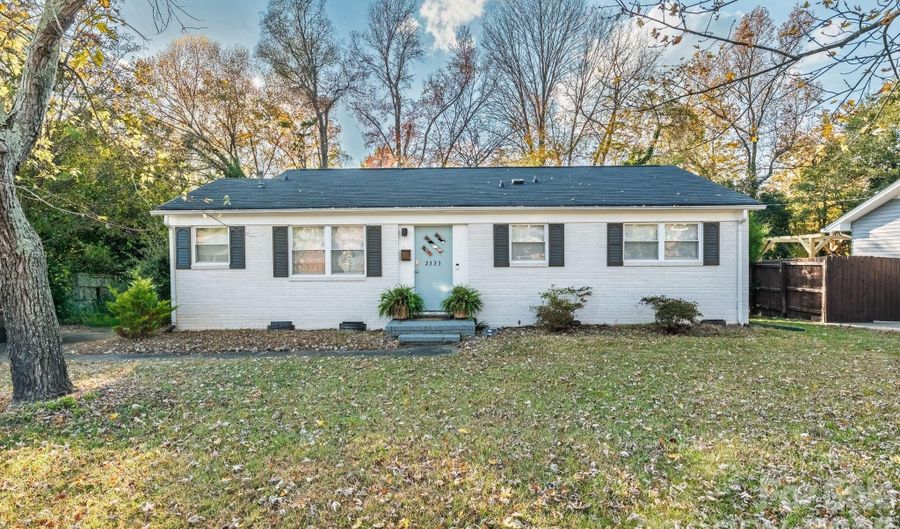 2333 Birchcrest Dr, Charlotte, NC 28205 - 3 Beds, 2 Bath
