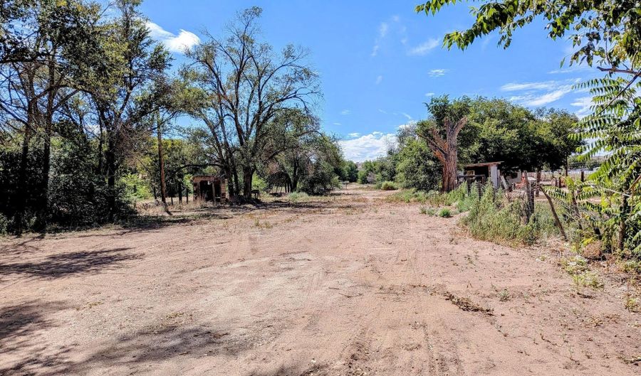 1129 S MAIN St, Belen, NM 87002 - 0 Beds, 0 Bath