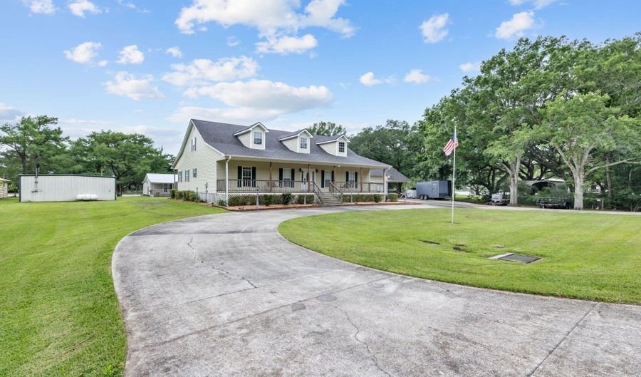 16634 W La Hwy 330, Abbeville, LA 70510 - 4 Beds, 2 Bath