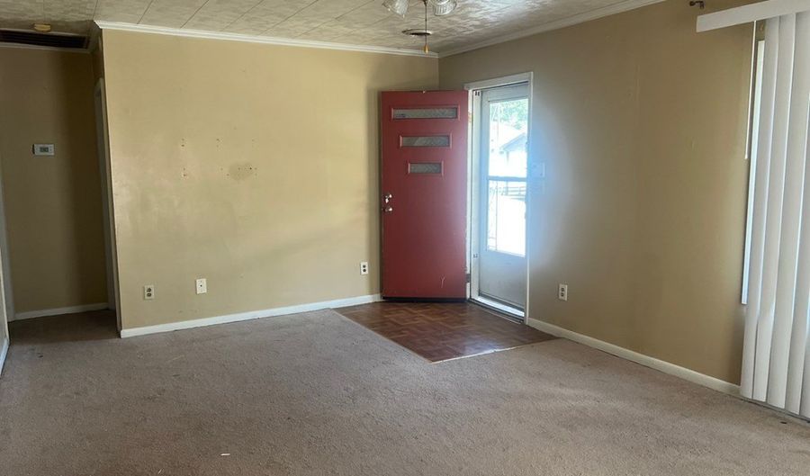 63 S 2nd St, Allen, KY 41601 - 3 Beds, 4 Bath