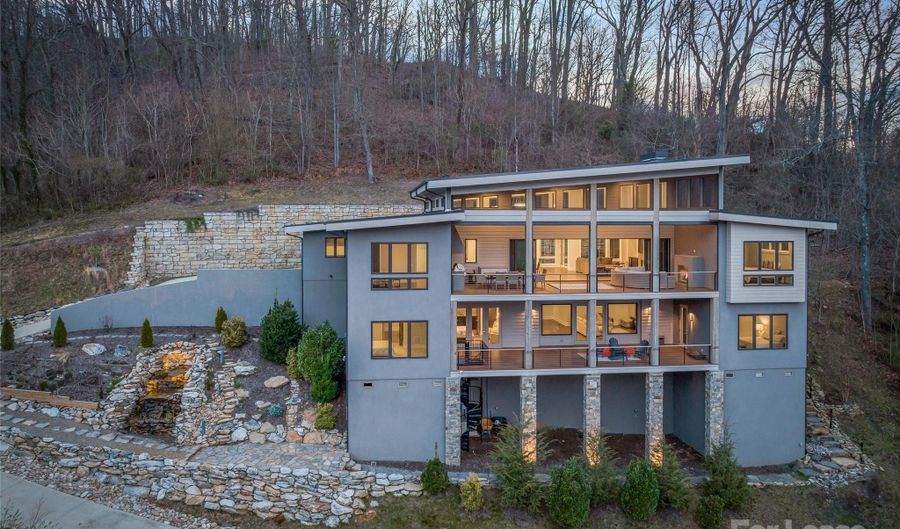 34 Grovepoint Way, Asheville, NC 28804 - 6 Beds, 4 Bath