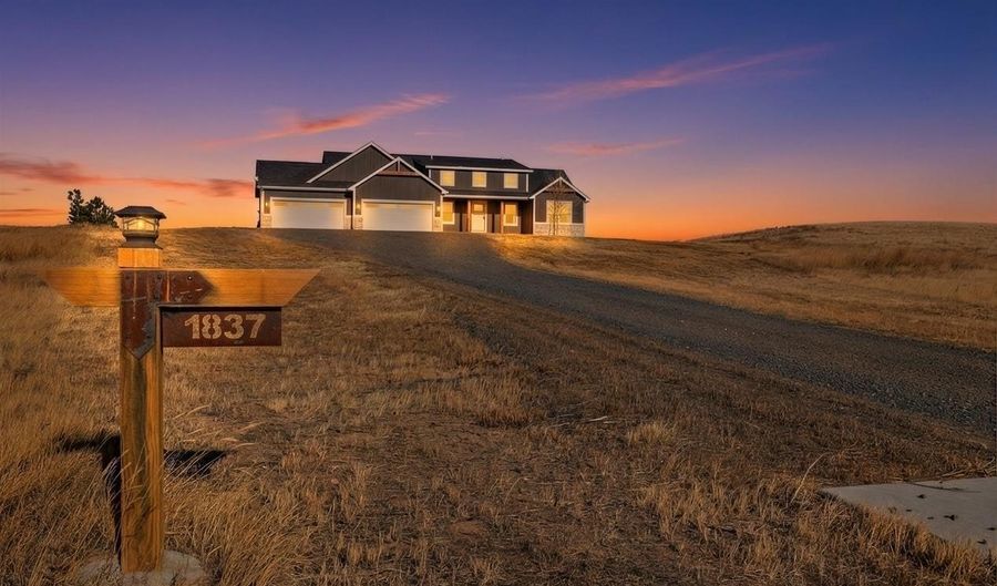 1837 BEAR CUB Rd, Cheyenne, WY 82009 - 3 Beds, 2 Bath