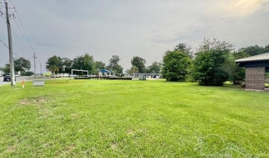 623 N Main St, Atmore, AL 36502 - 0 Beds, 0 Bath