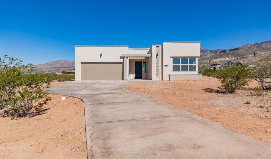 1851 Las Piedras, Alamogordo, NM 88310 - 4 Beds, 3 Bath