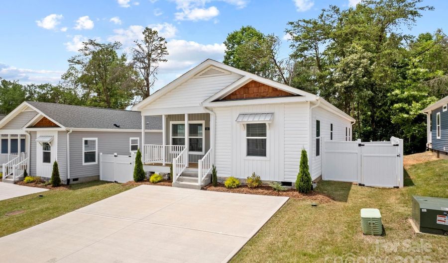 121 Bellamy Rd 26, Asheville, NC 28806 - 3 Beds, 2 Bath