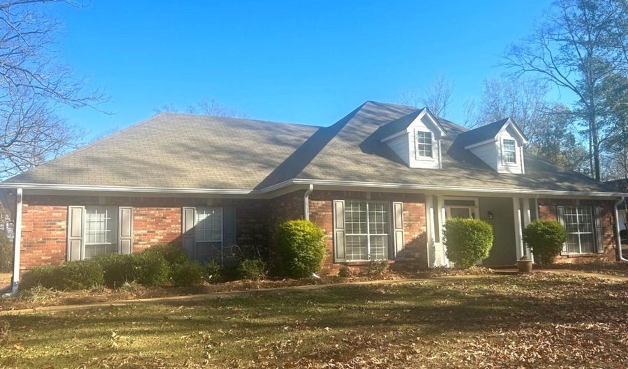 105 Fox Run Rd, Brandon, MS 39047 - 3 Beds, 2 Bath