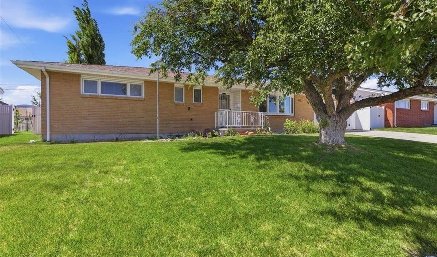 3025 Hamilton Way, Casper, WY 82604 - 5 Beds, 3 Bath