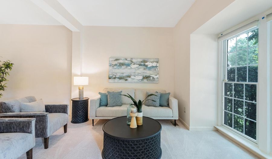 7716 EFFINGHAM Sq, Alexandria, VA 22315 - 4 Beds, 4 Bath