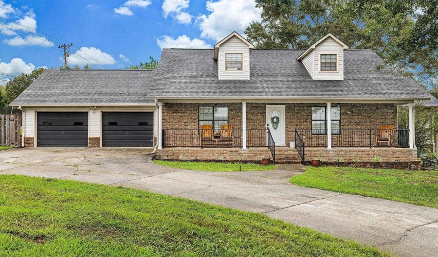 1166 10th St NW, Arab, AL 35016 - 4 Beds, 3 Bath