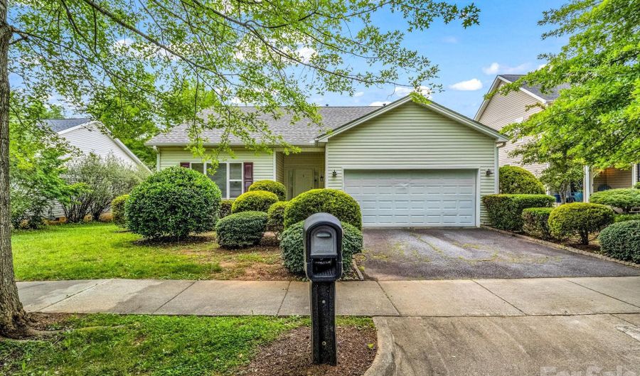 6 Scottish Cir, Asheville, NC 28803 - 3 Beds, 2 Bath