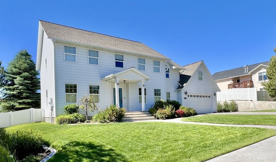 1813 Sequoia Dr, Elko, NV 89801 - 4 Beds, 3 Bath
