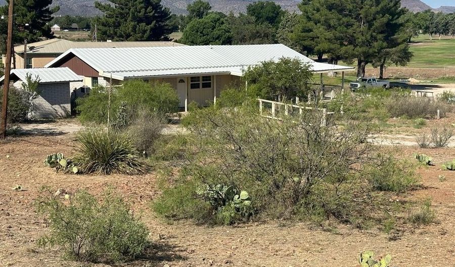 1015 Loop Rd, Alpine, TX 79830 - 3 Beds, 1 Bath