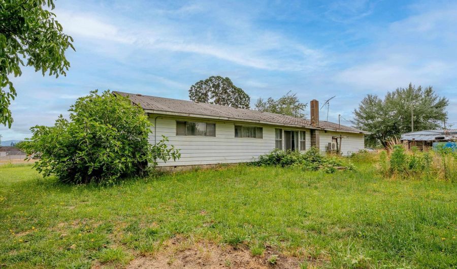35858 Knox Butte Rd E, Albany, OR 97322 - 3 Beds, 1 Bath