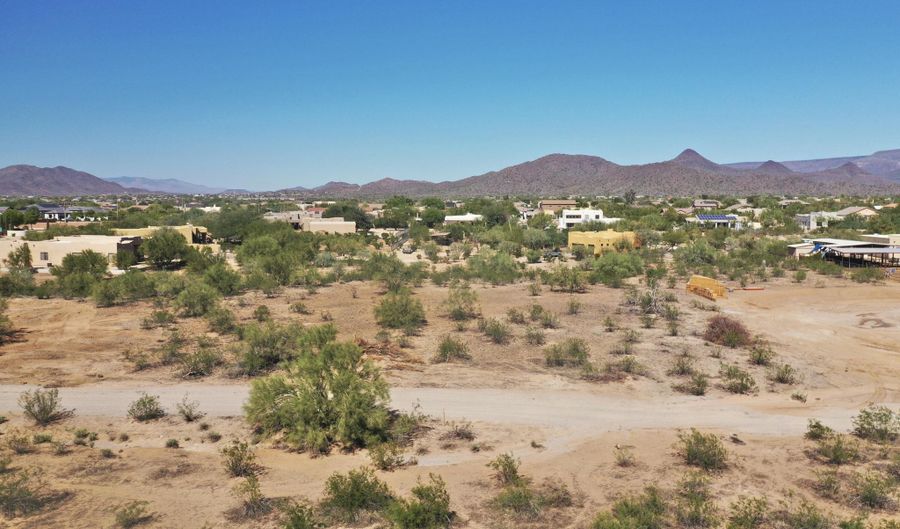 1685 E Creek Canyon Rd, Phoenix, AZ 85085 - 5 Beds, 5 Bath