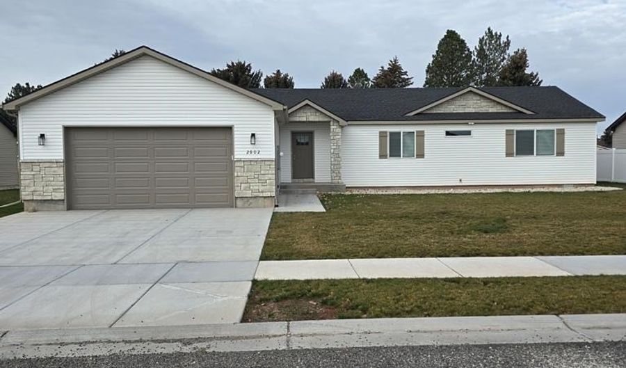 2602 Baylor Dr, Ammon, ID 83406 - 4 Beds, 4 Bath