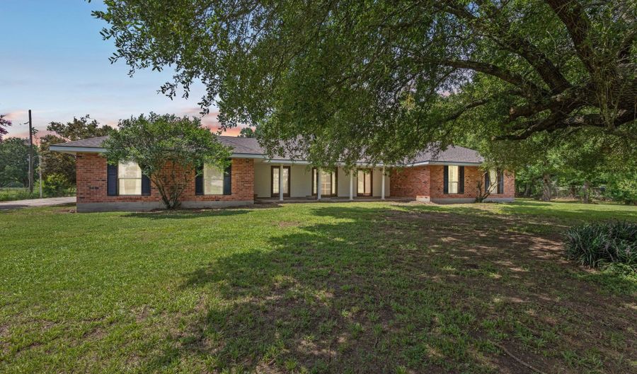 664 Don Guilbeau Rd, Arnaudville, LA 70512 - 4 Beds, 3 Bath