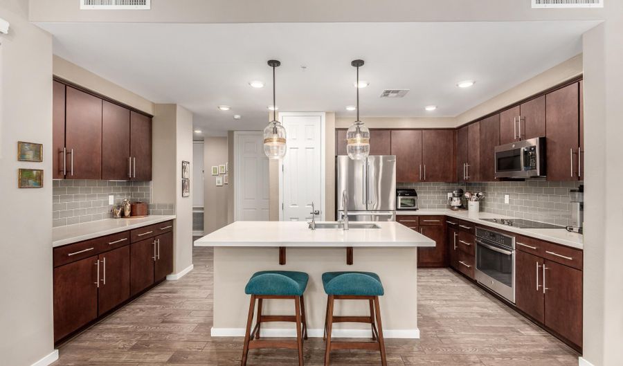 250 W QUEEN CREEK Rd 130, Chandler, AZ 85248 - 2 Beds, 2 Bath