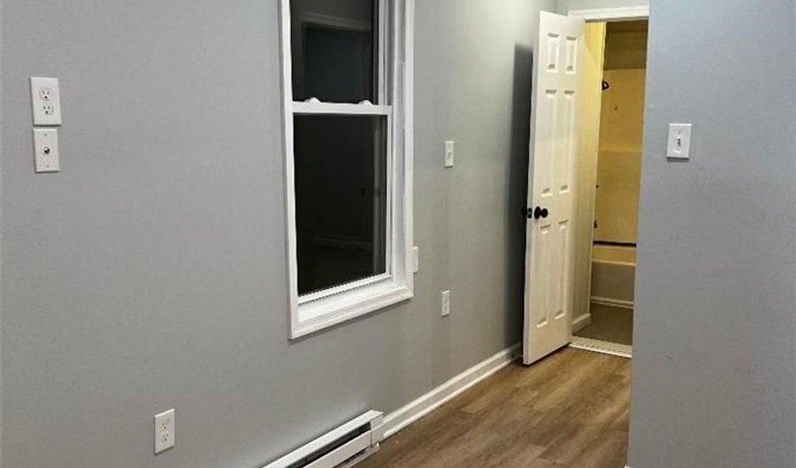 139 N 7TH St 2R, Allentown, PA 18101 - 2 Beds, 1 Bath