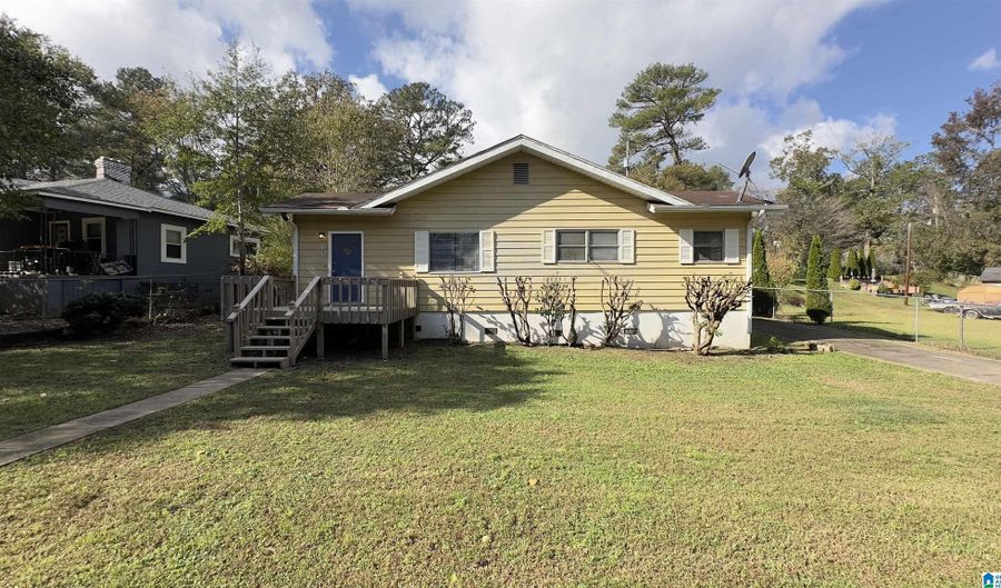 325 CYPRESS Ave, Adamsville, AL 35005 - 3 Beds, 1 Bath