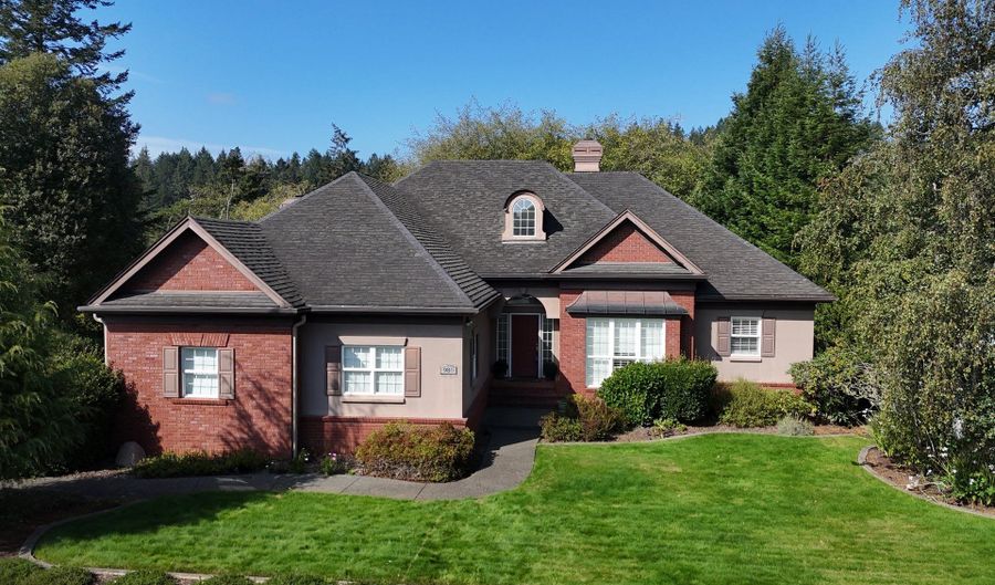 980 BROOKE Ln, Brookings, OR 97415 - 4 Beds, 4 Bath