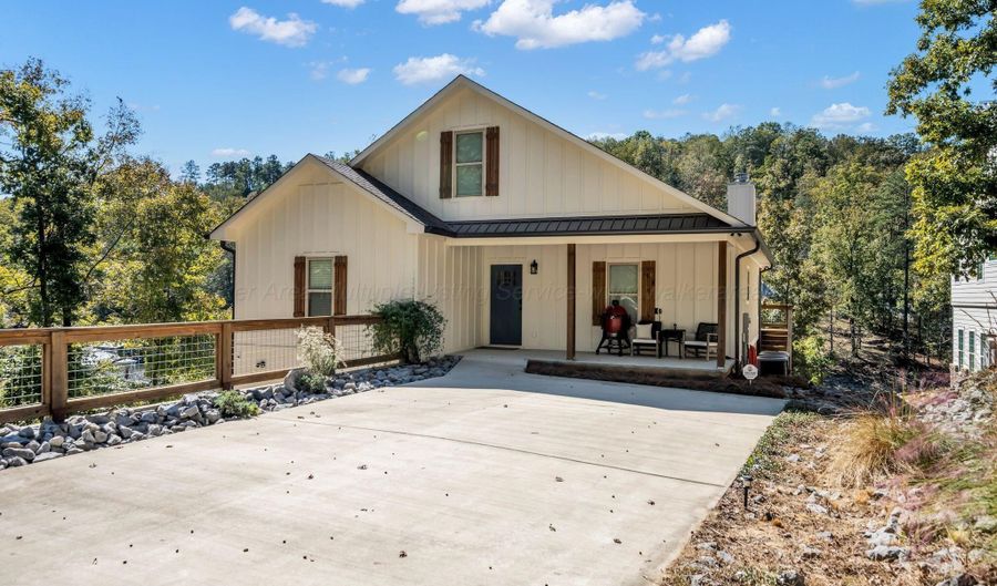 1255 LEGENDARY Pkwy, Arley, AL 35541 - 5 Beds, 3 Bath