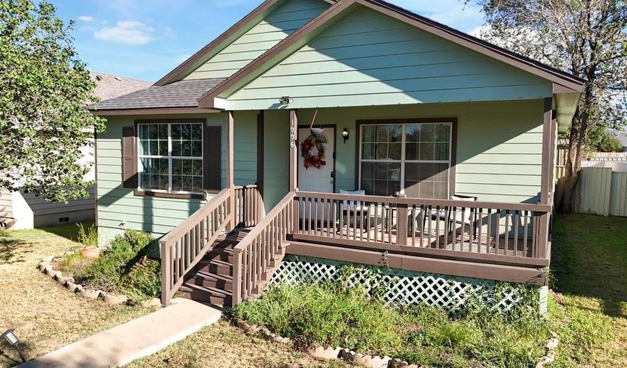 1006 W Del Rio St, Alpine, TX 79830 - 3 Beds, 2 Bath