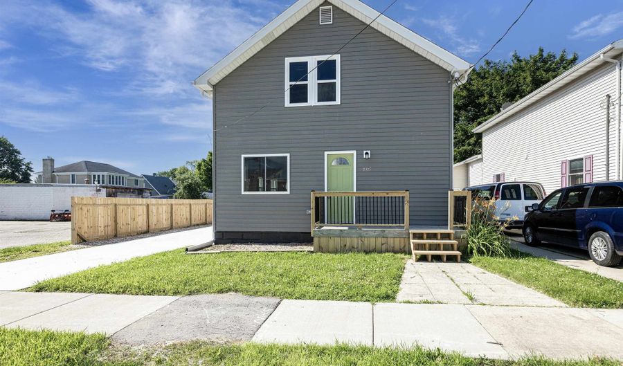 1315 W SUMMER St, Appleton, WI 54914 - 5 Beds, 3 Bath