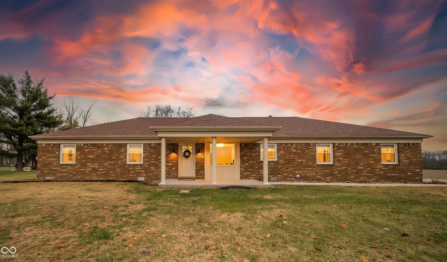 2626 Cherry Ct, Anderson, IN 46013 - 3 Beds, 2 Bath