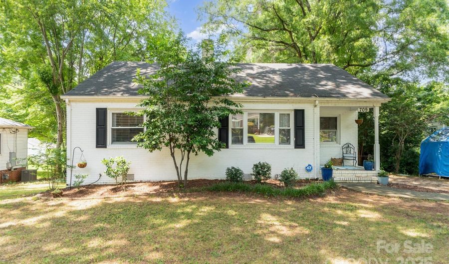 709 Fugate Ave, Charlotte, NC 28205 - 3 Beds, 1 Bath