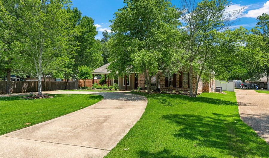 205 Old Palmetto Rd, Benton, LA 71006 - 4 Beds, 4 Bath