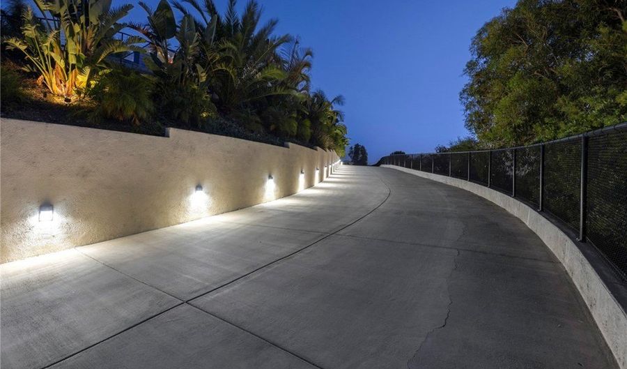 109 S Eucalyptus Dr, Anaheim, CA 92808 - 3 Beds, 2 Bath