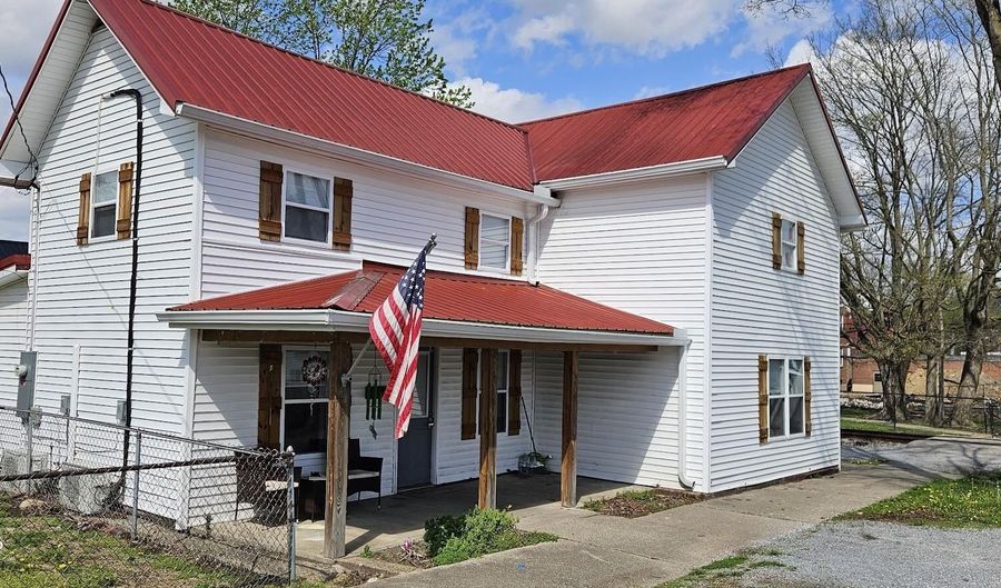 302 Frankfort St, Augusta, KY 41002 - 4 Beds, 2 Bath