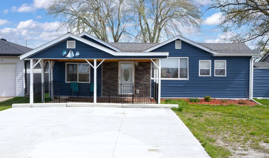 6334 Marina Dr, Algonac, MI 48001 - 3 Beds, 2 Bath