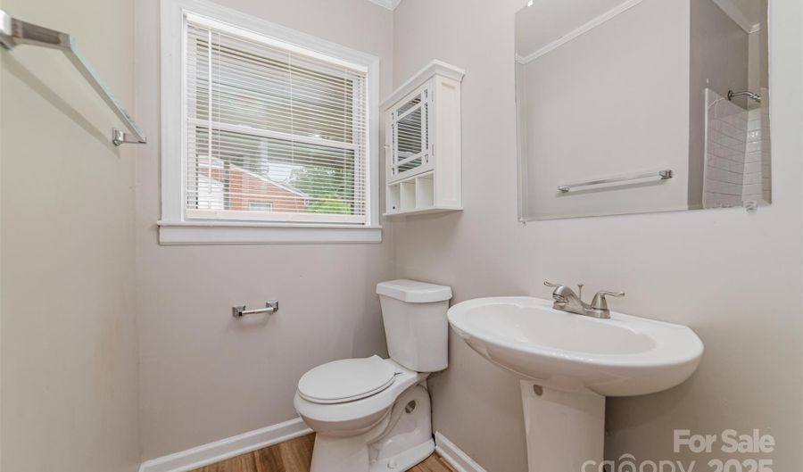 815 Wilbrown Cir, Charlotte, NC 28217 - 3 Beds, 1 Bath