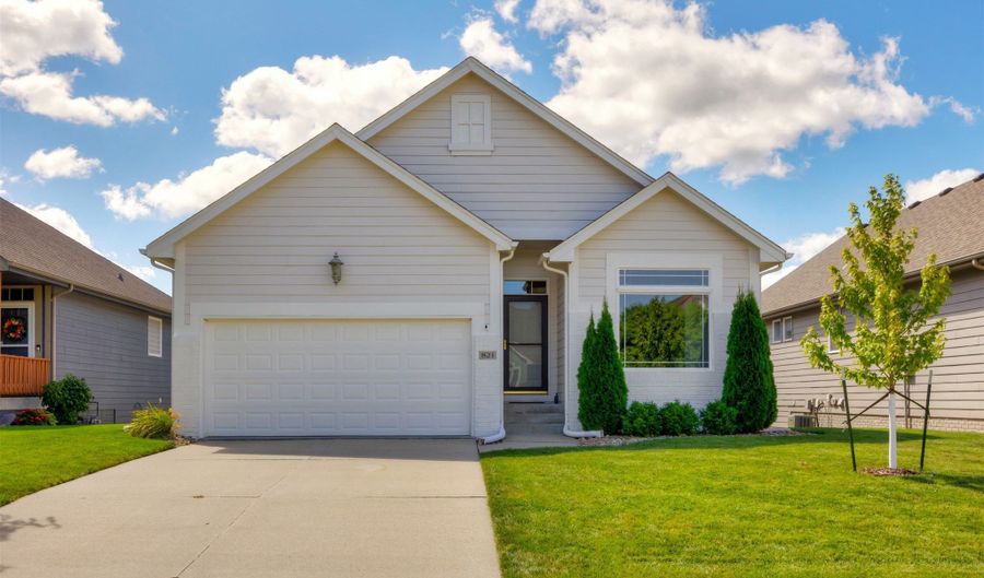 821 NW 21st Ct, Ankeny, IA 50023 - 3 Beds, 3 Bath