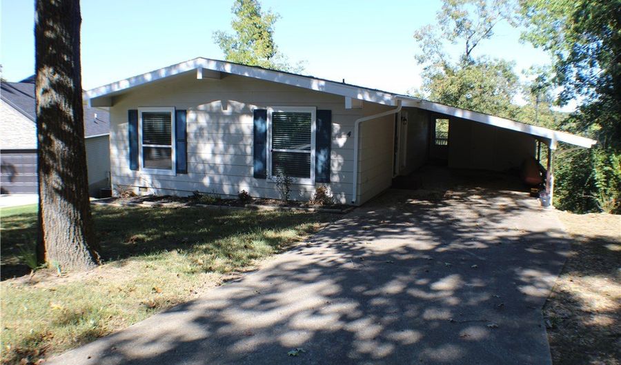 4 Tilbury Ln, Bella Vista, AR 72715 - 3 Beds, 3 Bath