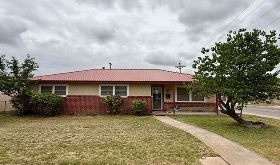 1909 W Clayton Ave, Artesia, NM 88210 - 3 Beds, 2 Bath