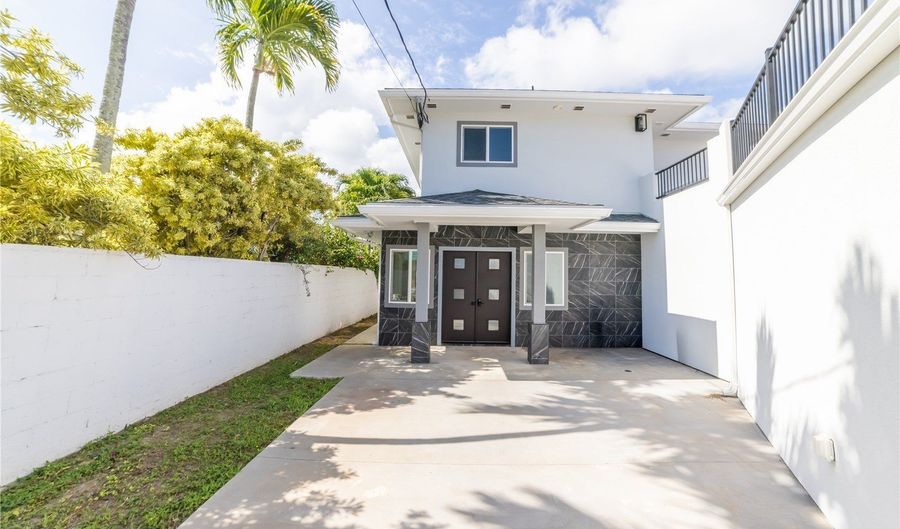 837 Oneawa St, Kailua, HI 96734 - 6 Beds, 3 Bath