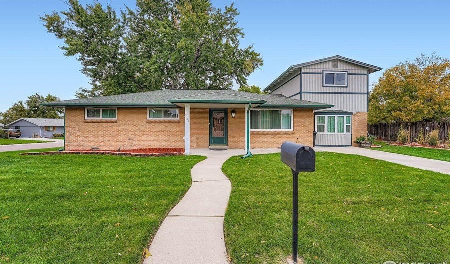 9300 W 53rd Pl, Arvada, CO 80002 - 5 Beds, 2 Bath